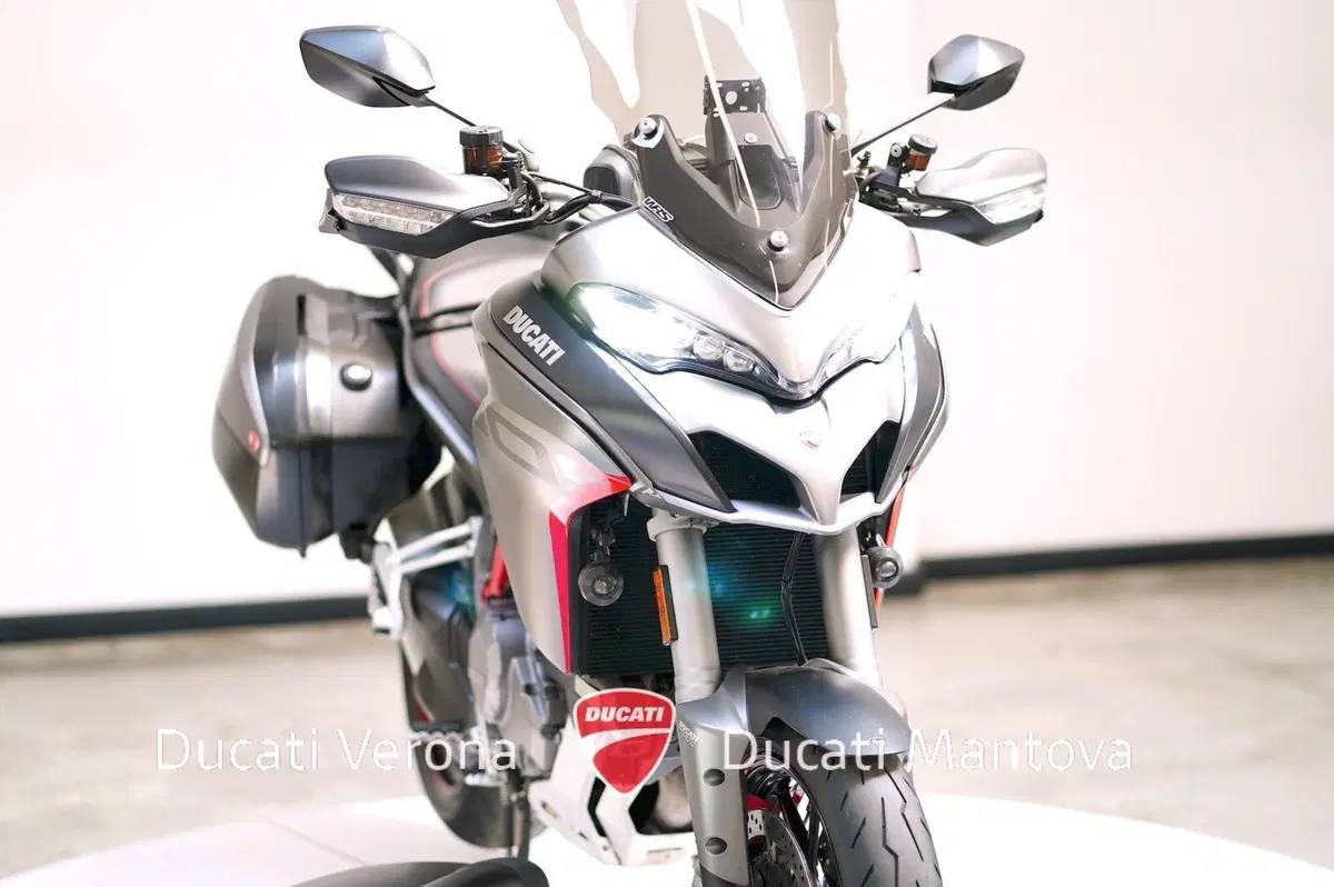 Ducati Multistrada 1260 S Grand Tour (2020) (9)