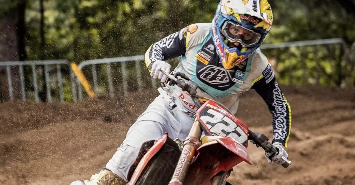 Cairoli eterno: a Mol sfiora il podio sulla Ducati Desmo250 MX
