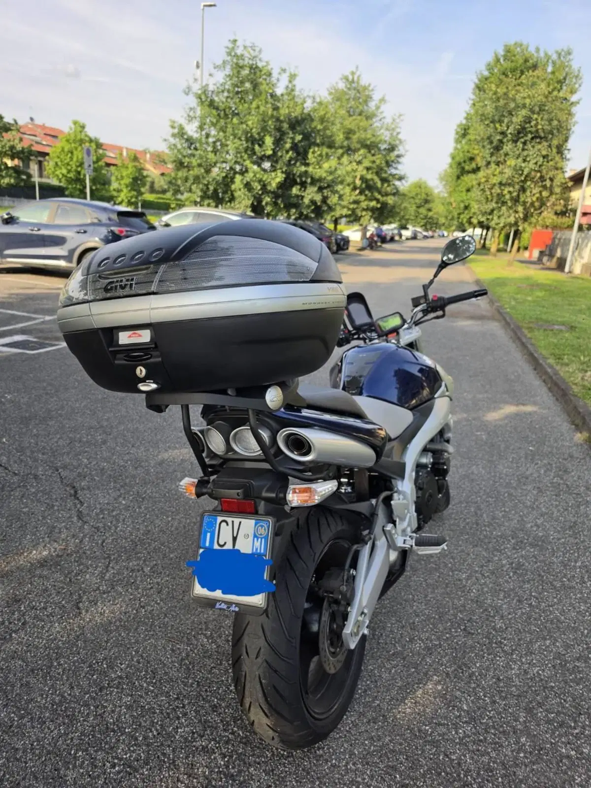 Suzuki GSR 600 (2006 - 11) (11)
