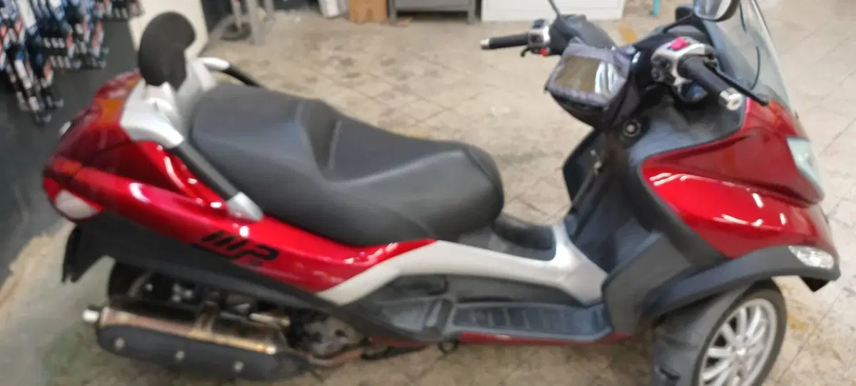 Piaggio MP3 400 Touring (2011 - 12) (15)