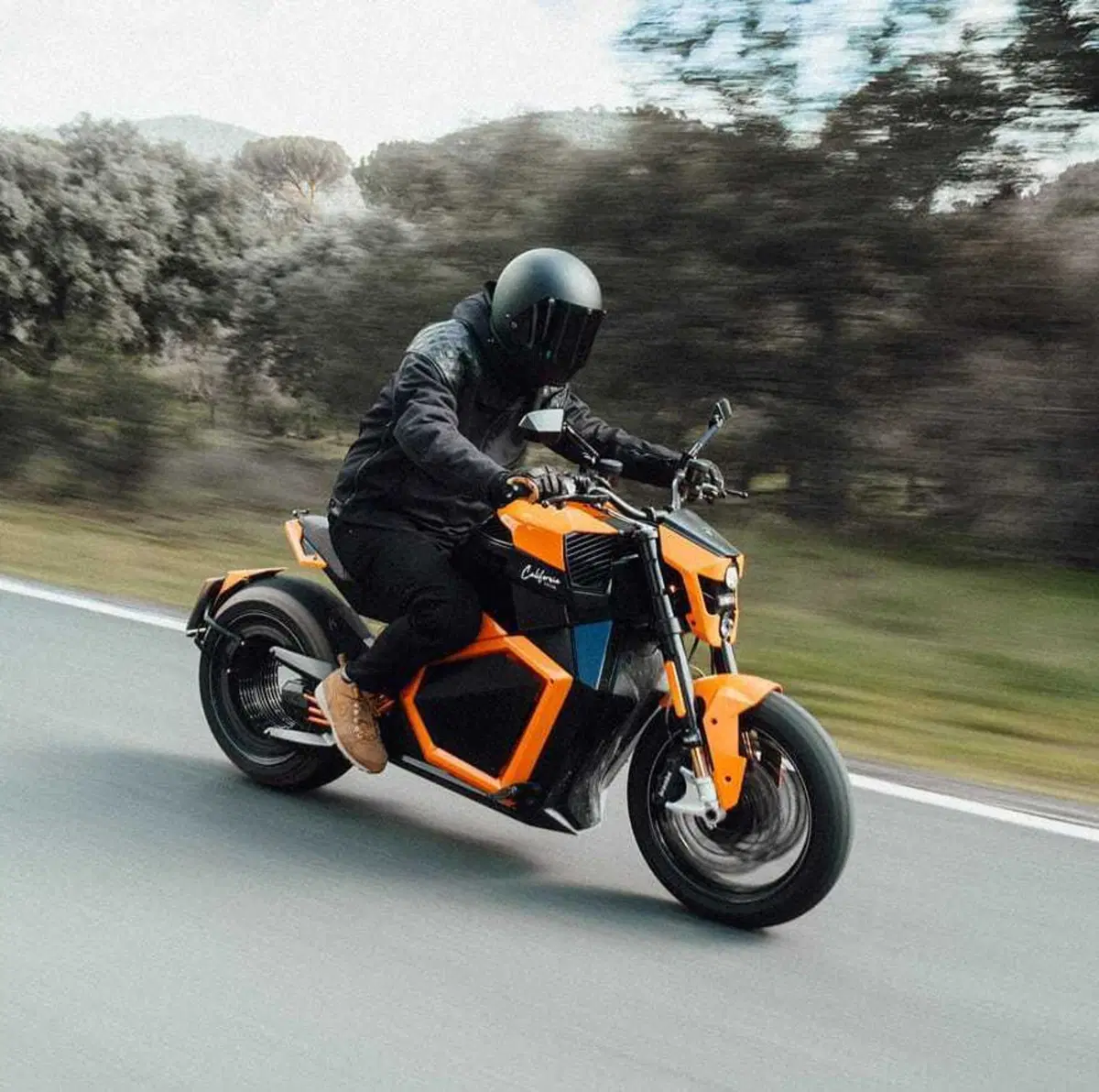 Verge ridefinisce l'architettura elettrica con motore senza mozzo e batteria allo stato solido