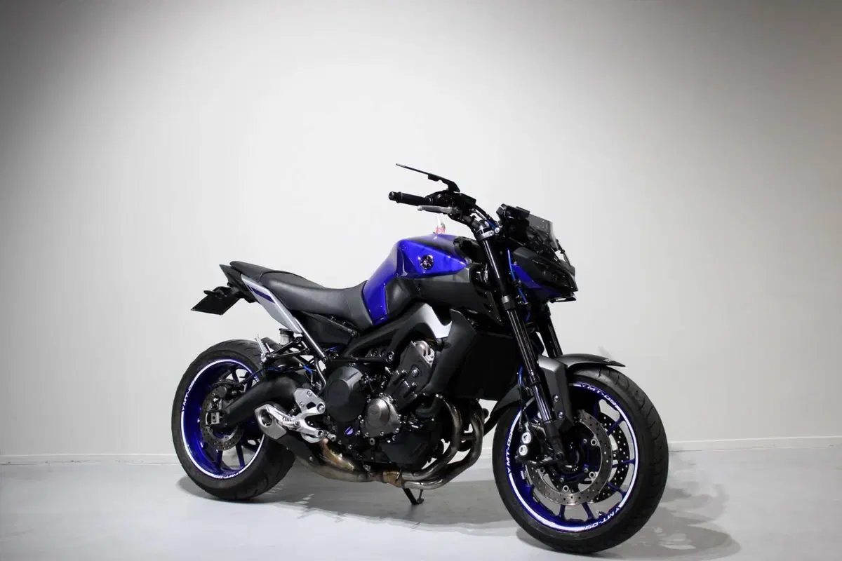 Yamaha MT-09 (2017 - 20) (2)