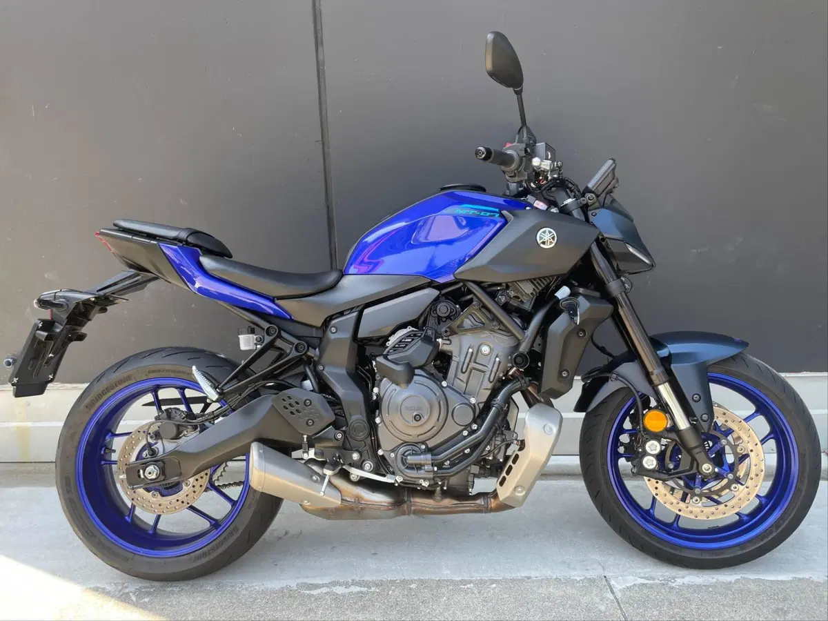 Yamaha MT-07 Y-AMT (2025 - 26) (3)