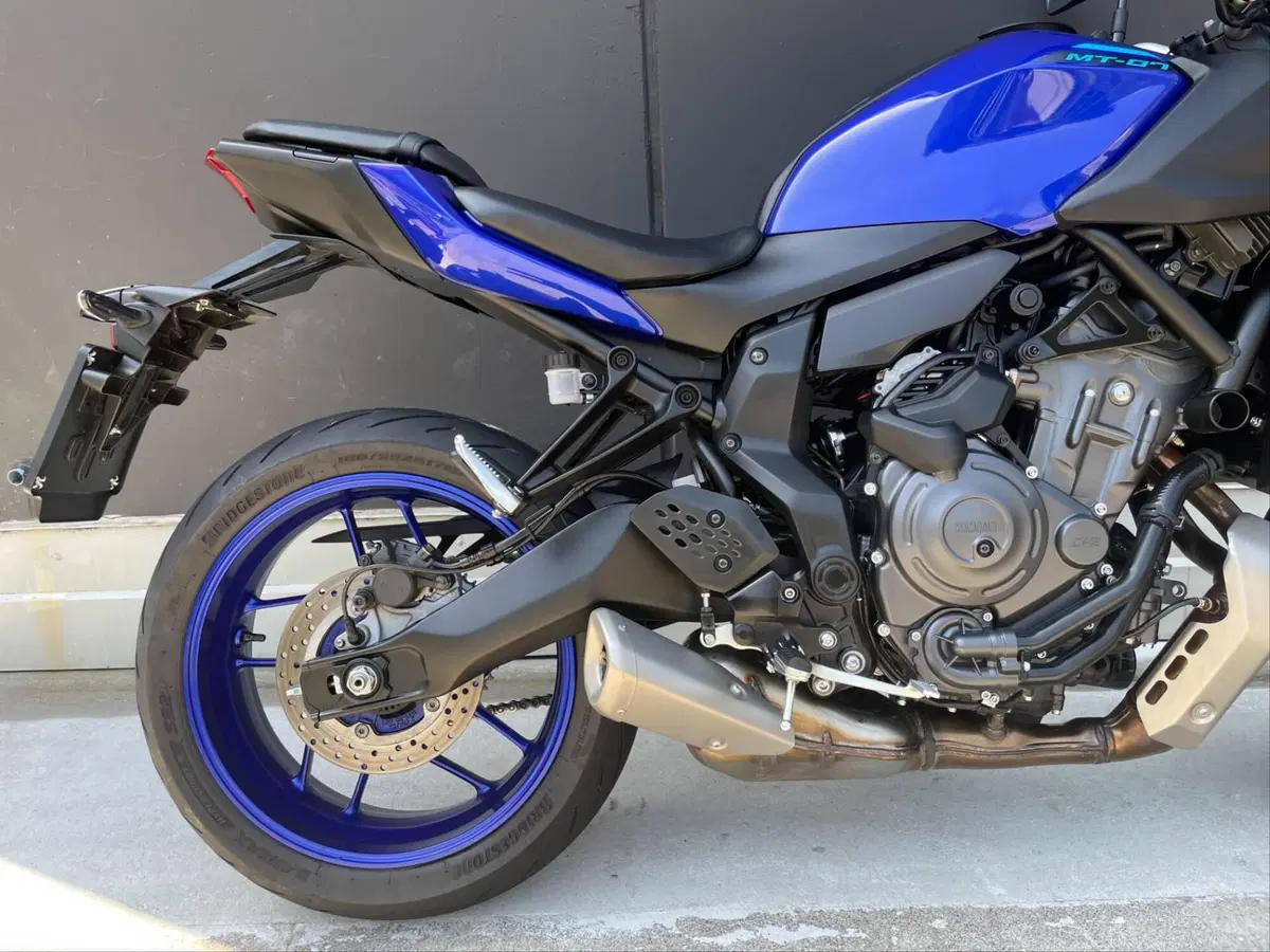 Yamaha MT-07 Y-AMT (2025 - 26) (4)