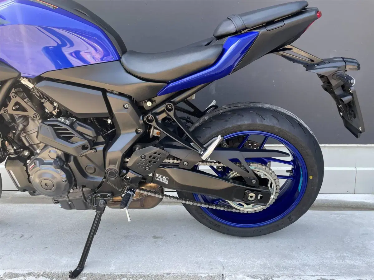 Yamaha MT-07 Y-AMT (2025 - 26) (5)