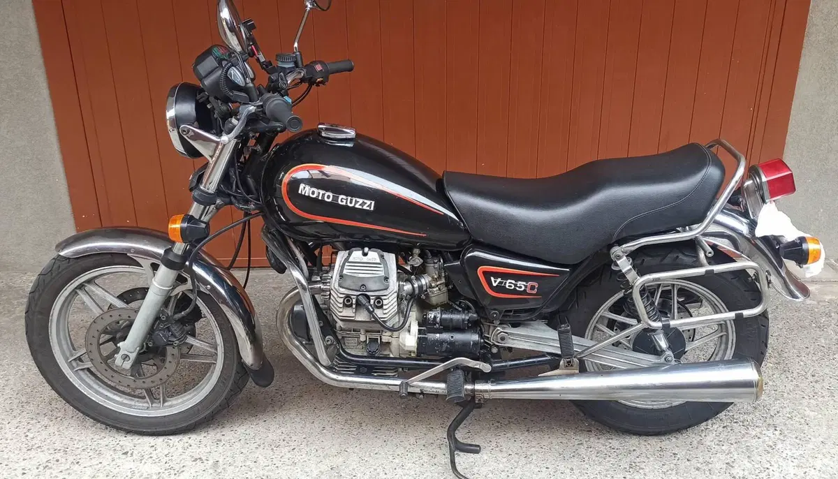 Moto Guzzi V65C (2)