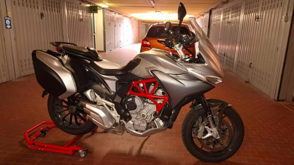 MV Agusta Turismo Veloce 800 (2017 - 2019) (2)