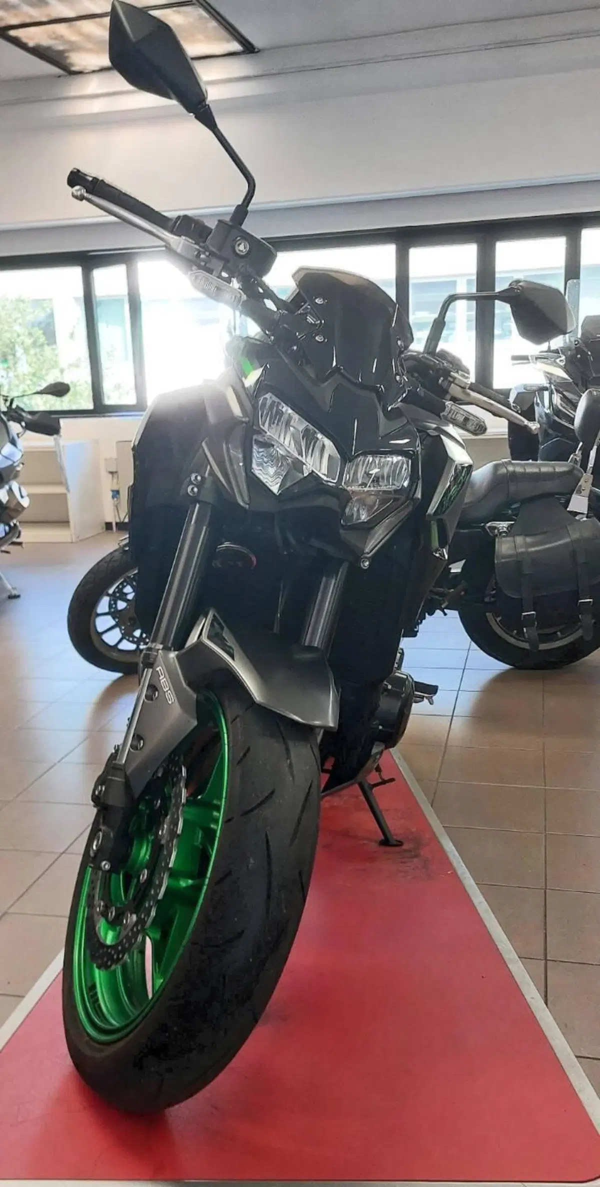 Kawasaki Z 900 SE (2025 - 26) (3)