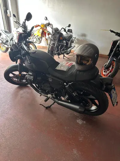 Moto Guzzi V7 Stone (2025 - 26) usata