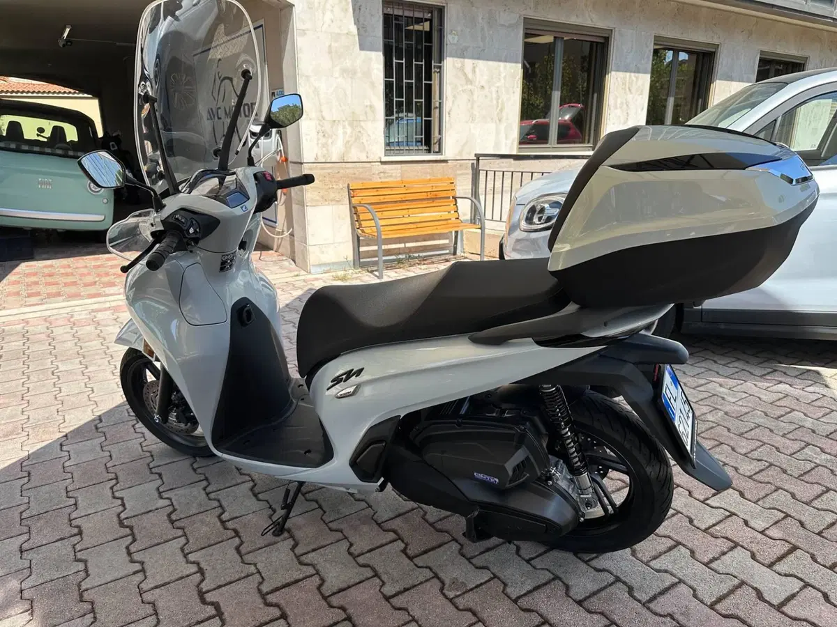 Honda SH 350i GT (2025 - 26) (4)