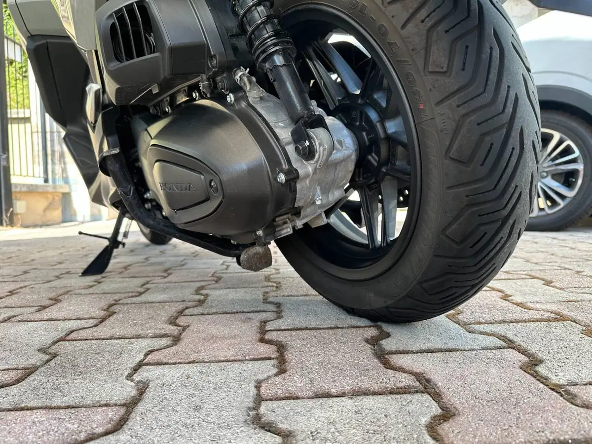Honda Forza 350 (2025 - 26) (9)