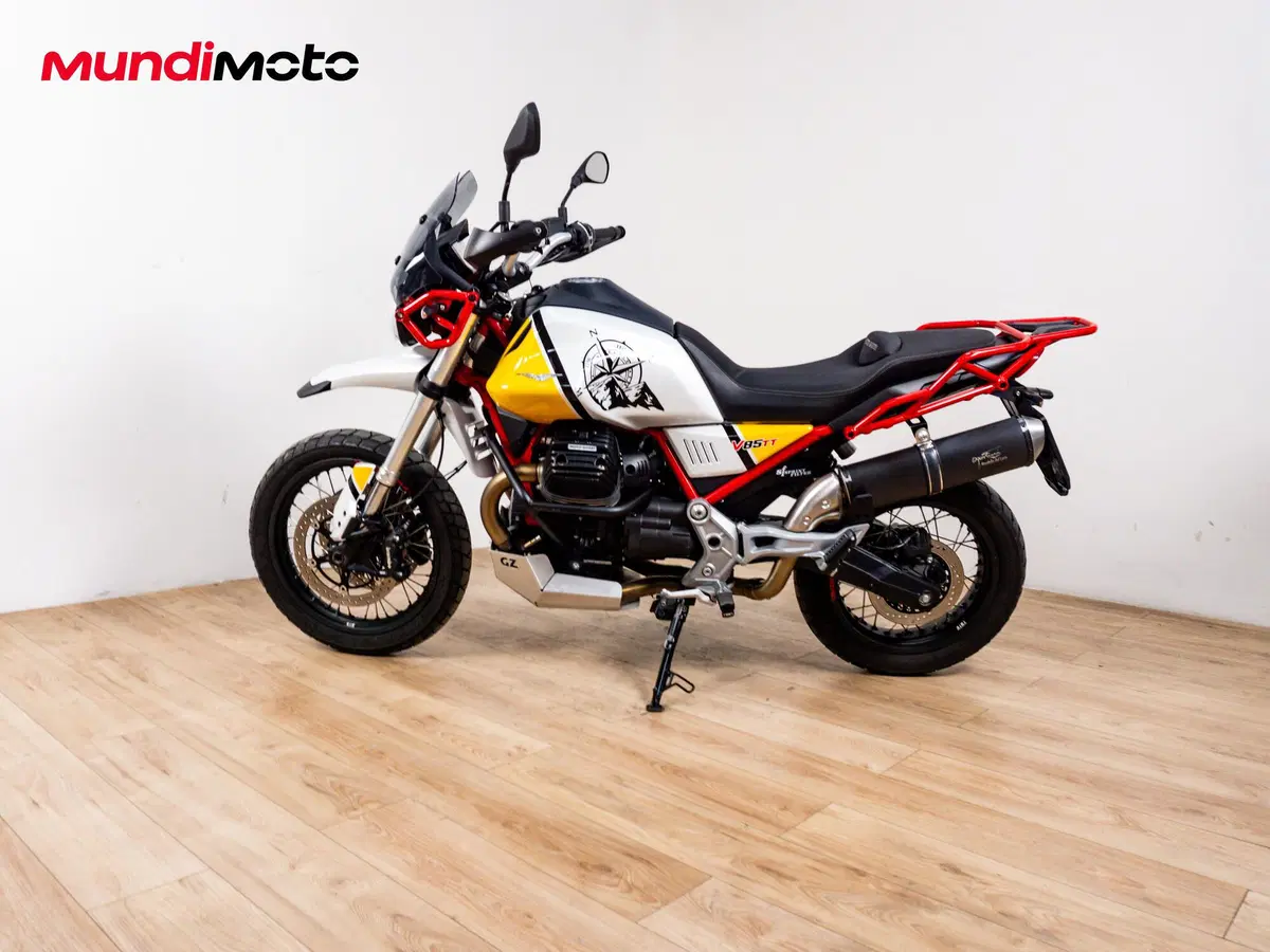 Moto Guzzi V85 TT Evocative Graphics (2019 - 20) (6)