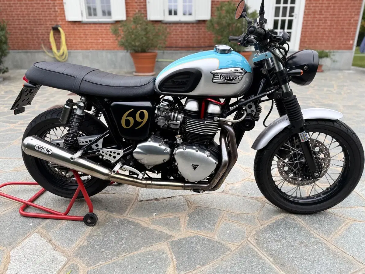 Triumph Thruxton 900 (2004 - 15) (2)
