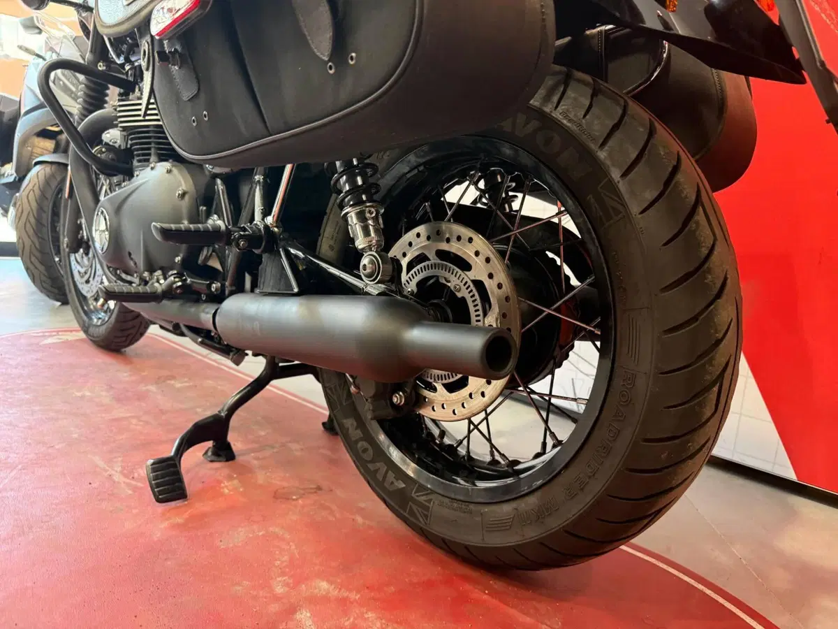 Triumph Bonneville T120 Black (2021 - 25) (12)