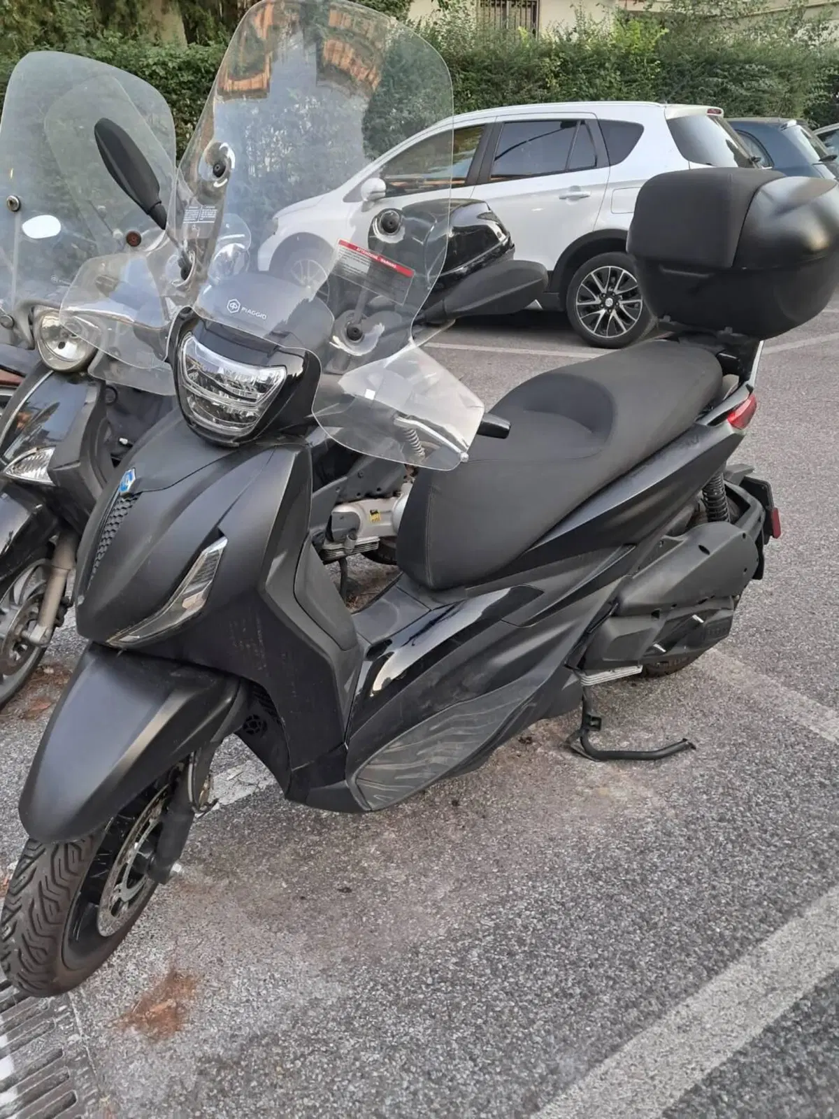 Piaggio Beverly 300 ABS-ASR (2021 - 25) (2)