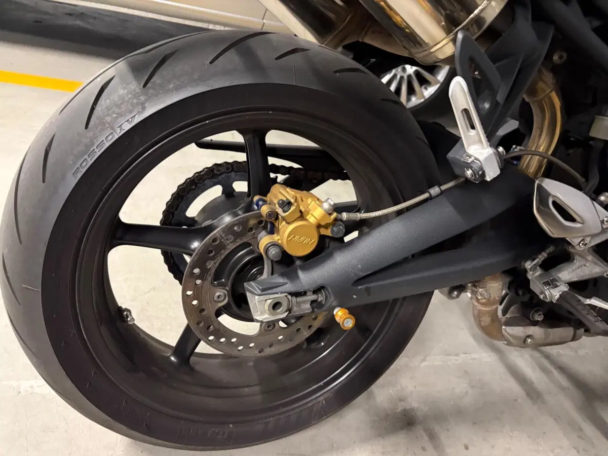 Triumph Street Triple R (2013 - 14) (2)