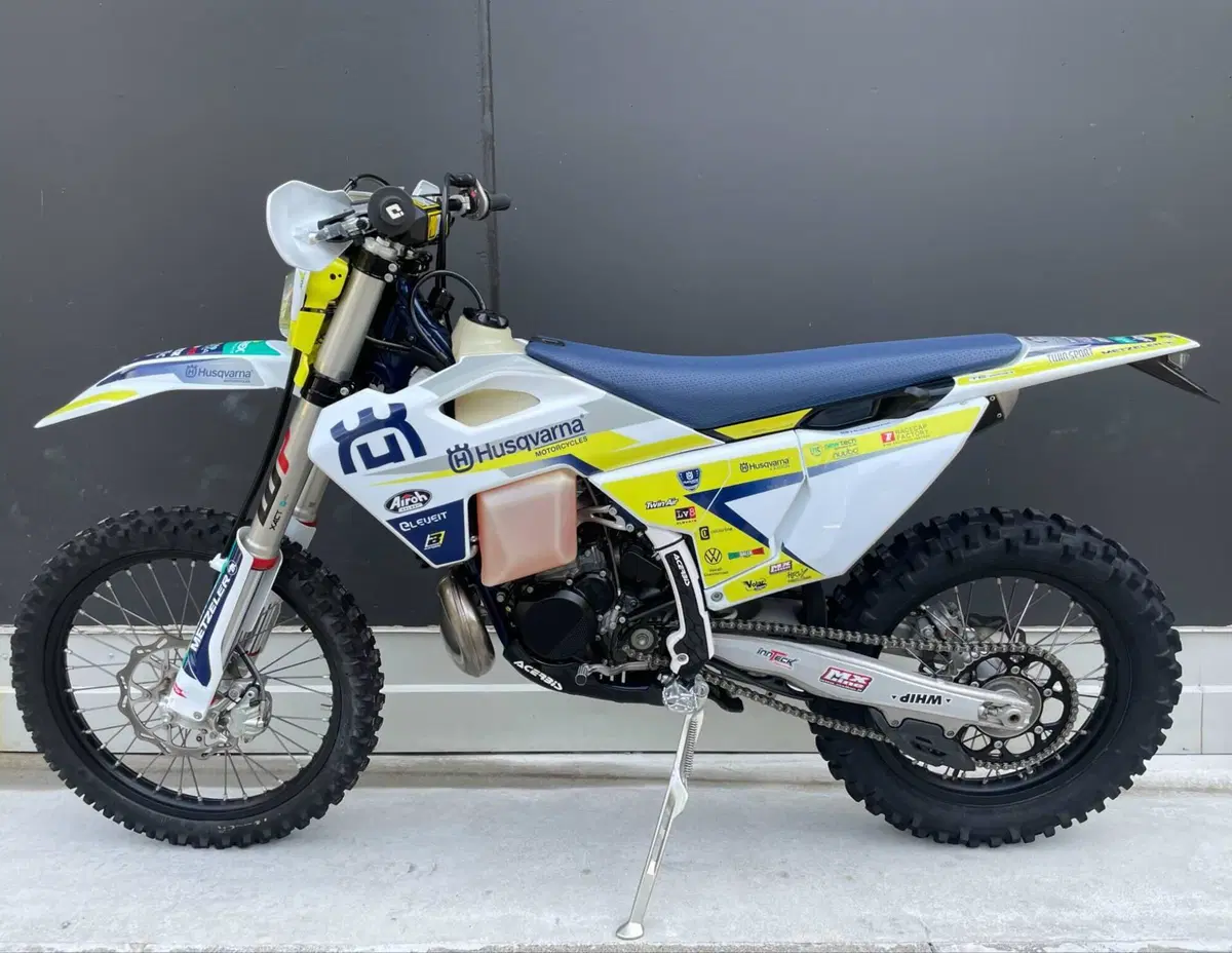 Husqvarna TE 250 (2025) (2)