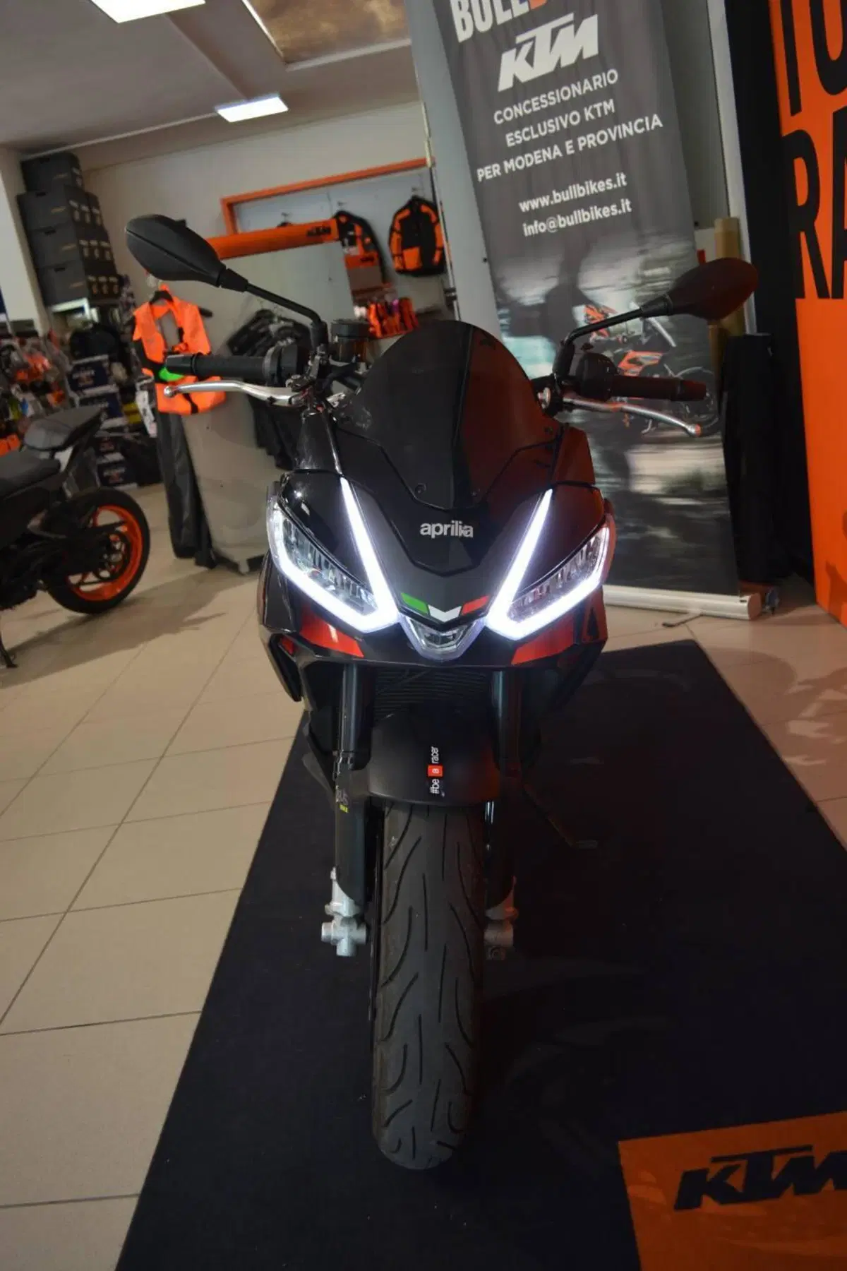 Aprilia Tuono 660 Factory (2022 - 24) (7)