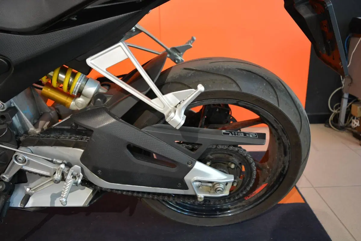 Aprilia Tuono 660 Factory (2022 - 24) (16)