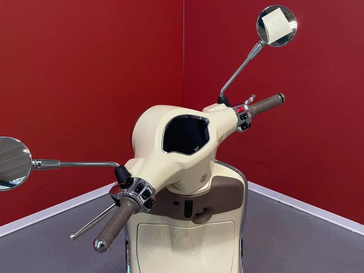 Vespa Primavera 50 4T 3v Sport (2021 - 22) (9)