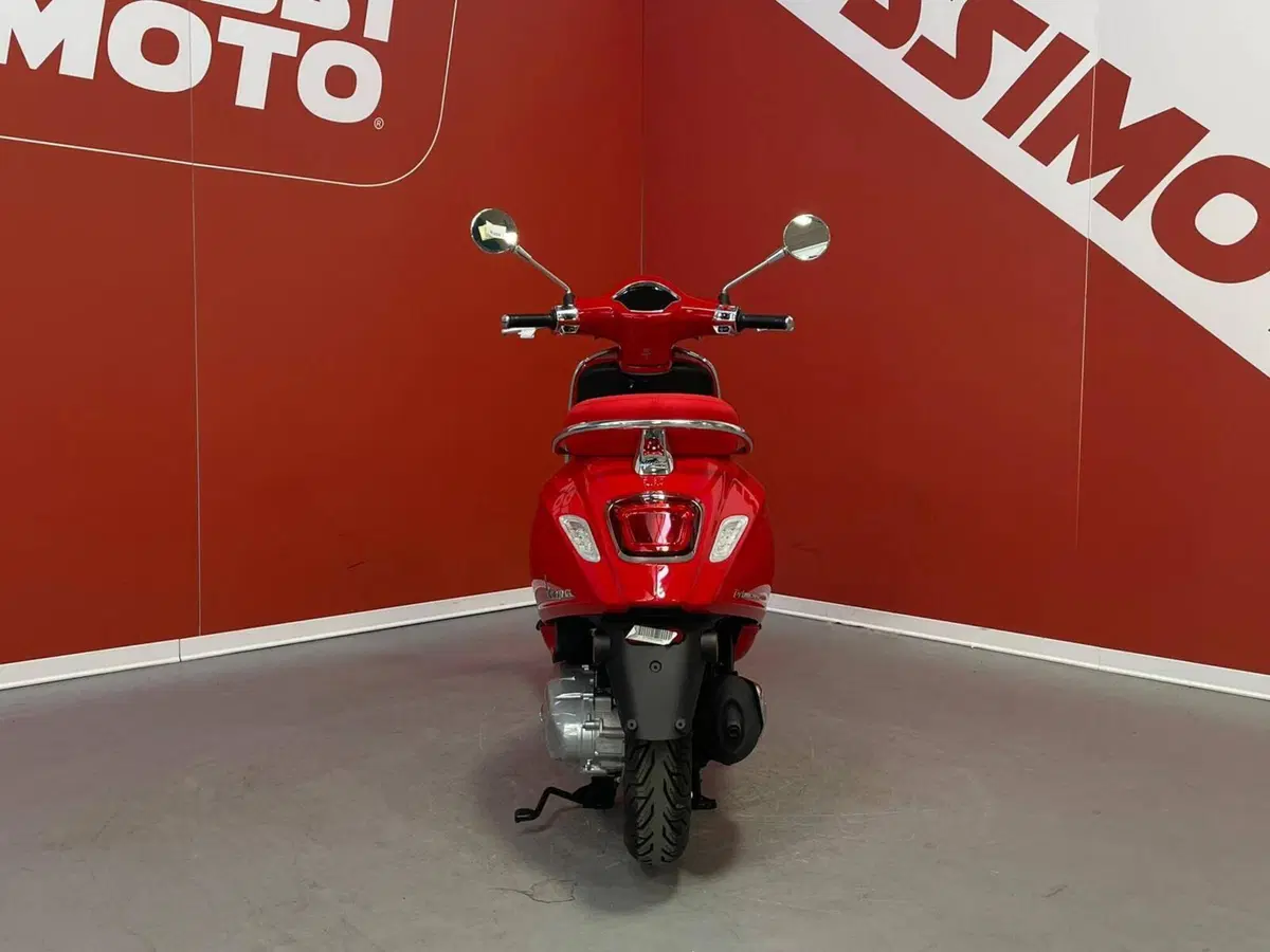 Vespa Primavera 150 RED (2023 - 26) (4)