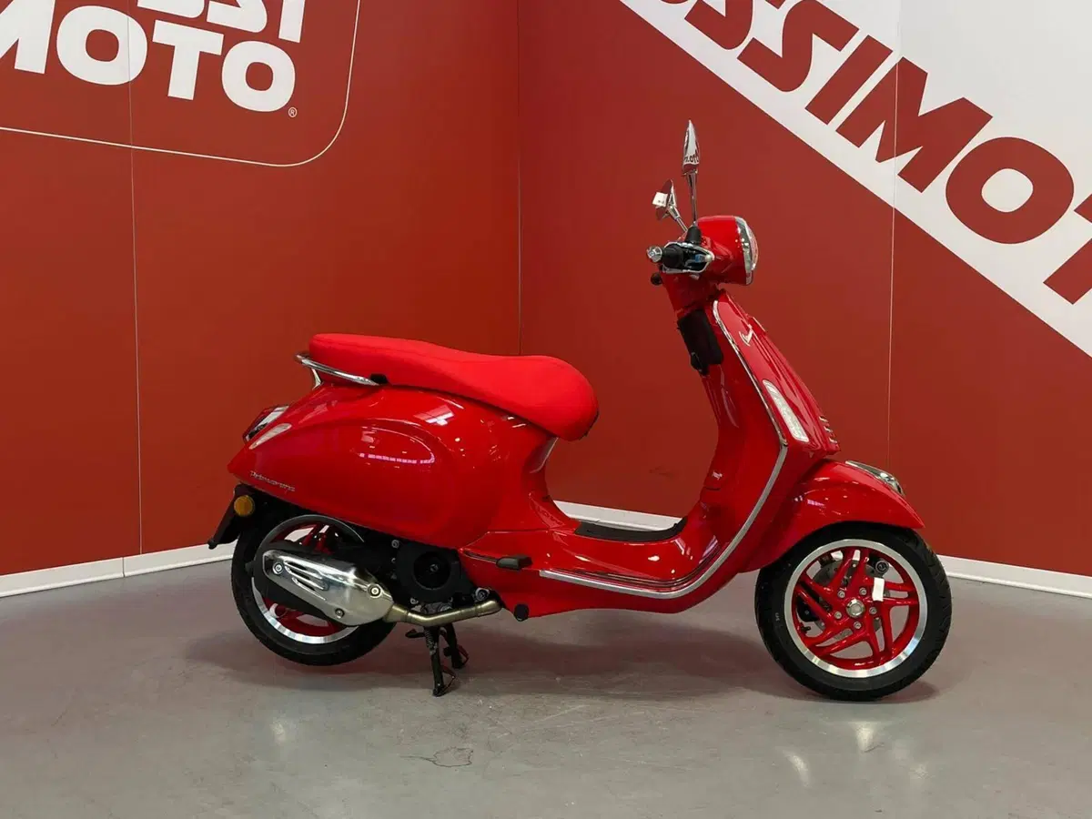 Vespa Primavera 150 RED (2023 - 26) (2)