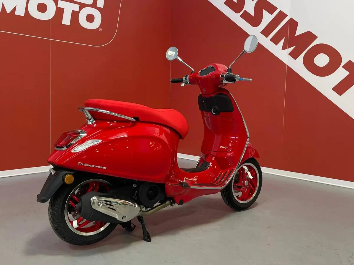 Vespa Primavera 150 RED (2023 - 26) (3)