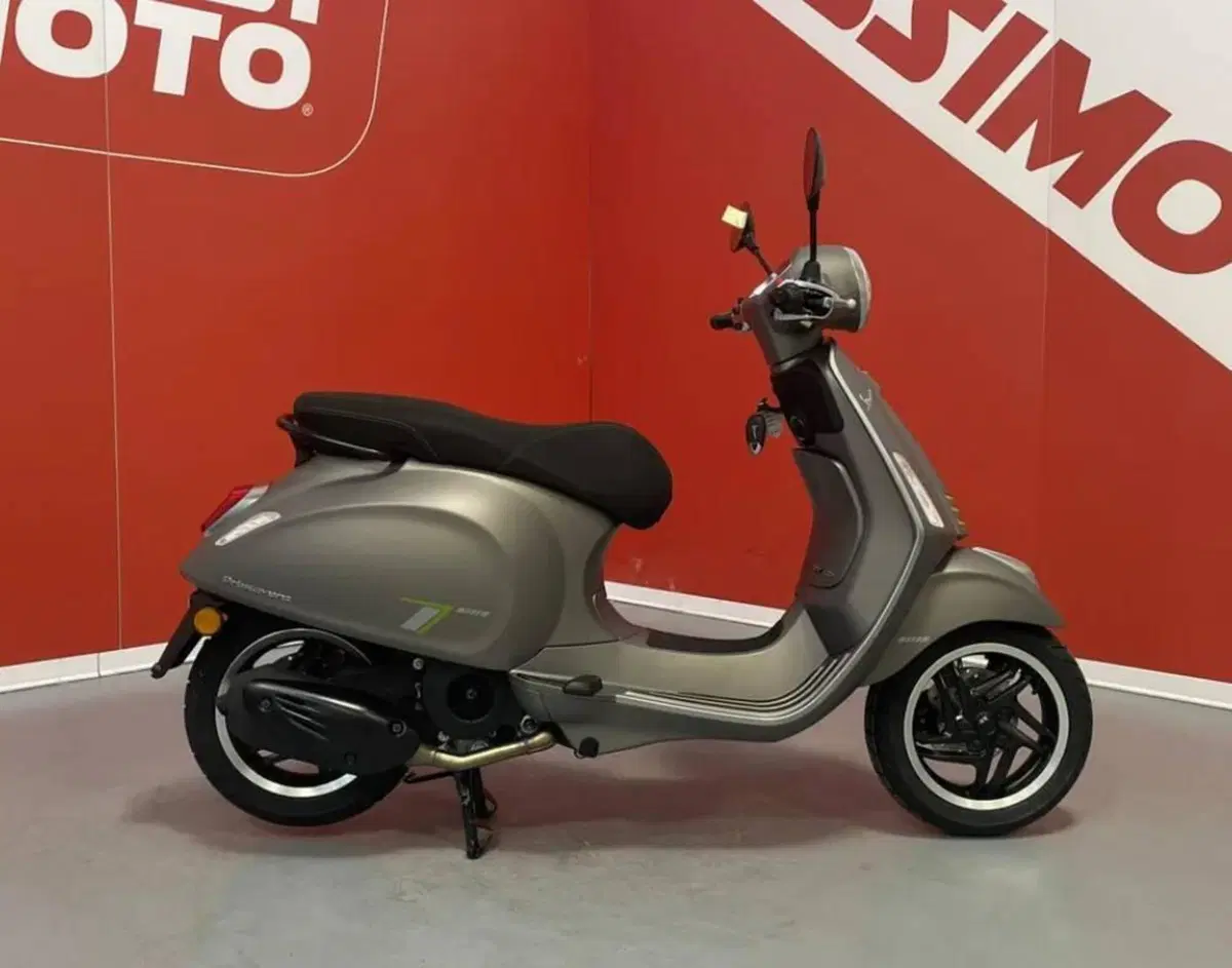 Vespa Primavera 125 Tech (2024 - 25) (2)
