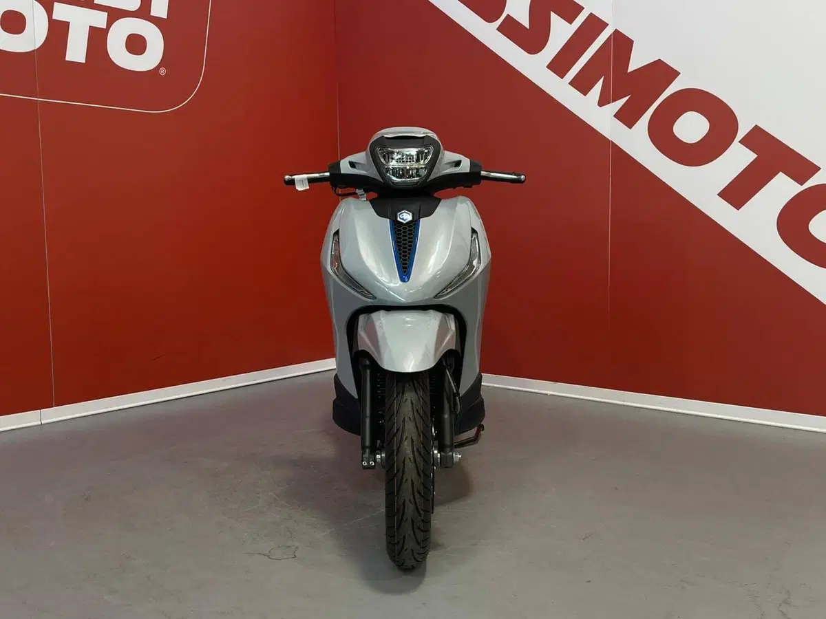 Piaggio Beverly 400 S (2025 - 26) (8)