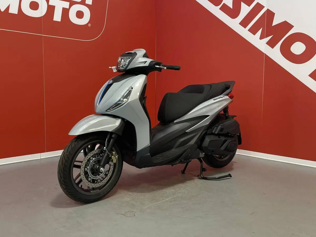 Piaggio Beverly 400 S (2025 - 26) (7)