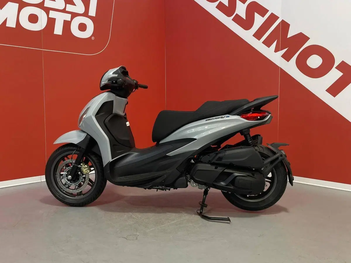 Piaggio Beverly 400 S (2025 - 26) (6)