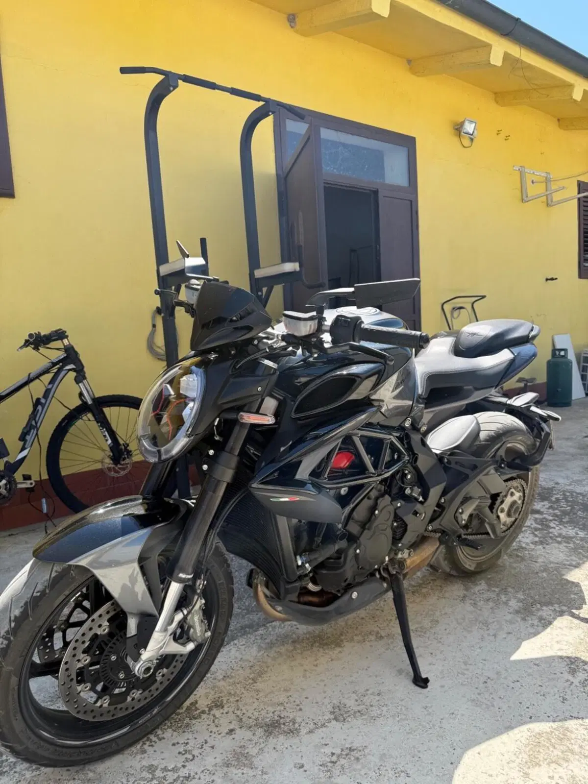 MV Agusta Brutale 800 RR (2021 - 25) (5)