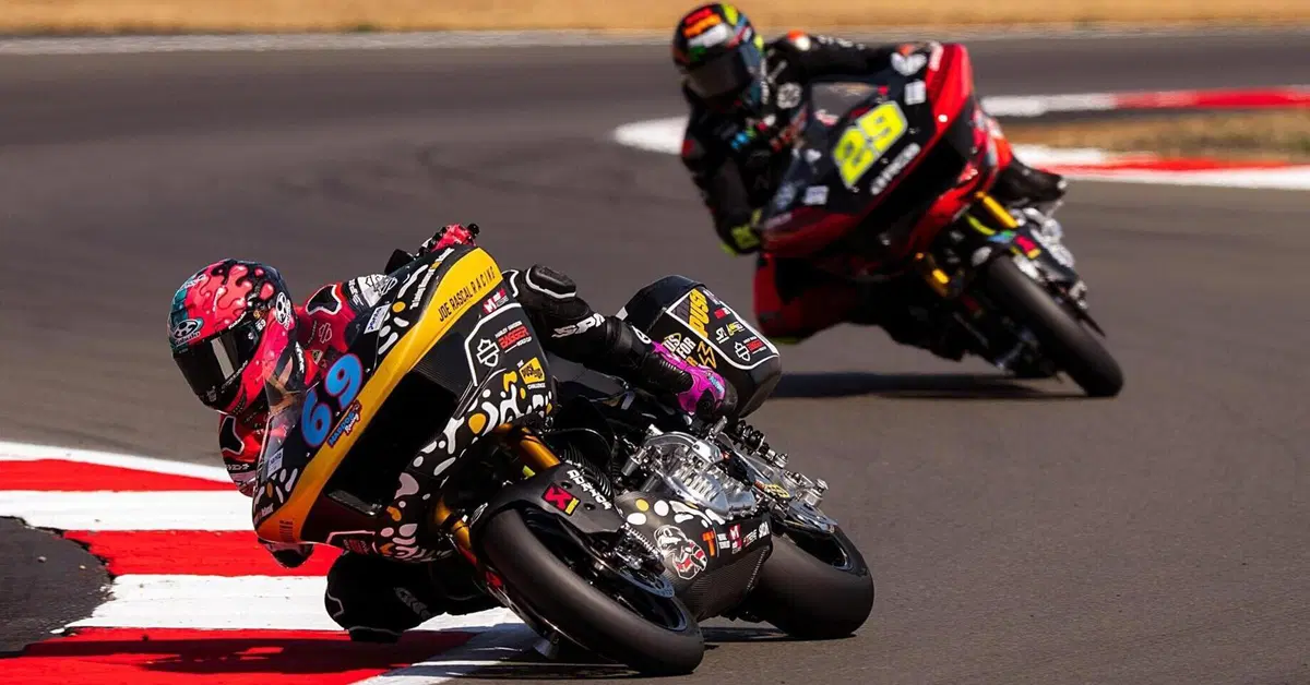 Silverstone. H-D Bagger World Cup. In orbita anche Smith e Toth, ma McDonald e Granado mandano in scena un duello stellare [VIDEO]