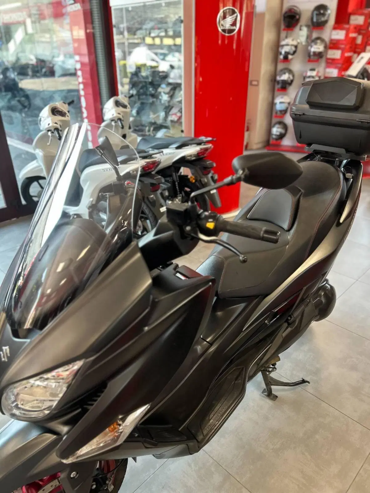 Suzuki Burgman AN 400 (2017 - 20) (2)