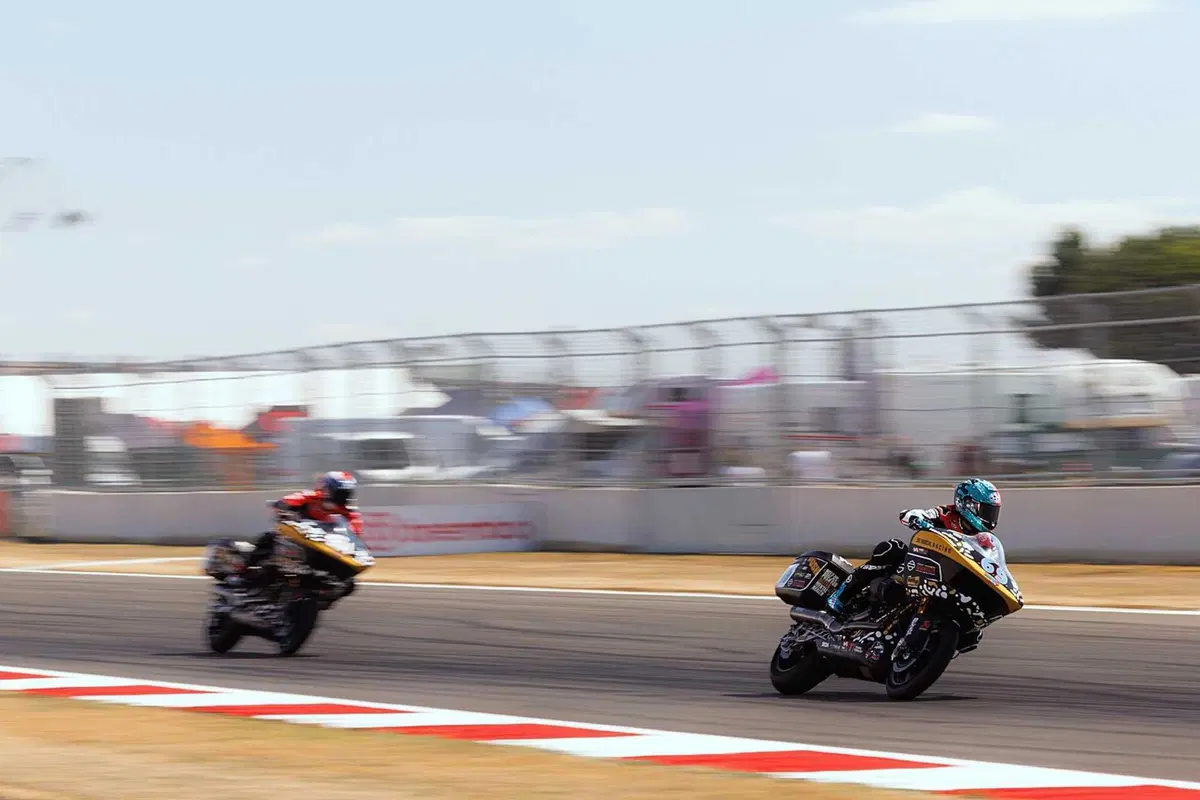 Silverstone. H-D Bagger World Cup. In orbita anche Smith e Toth, ma McDonald e Granado mandano in scena un duello stellare [VIDEO] (3)