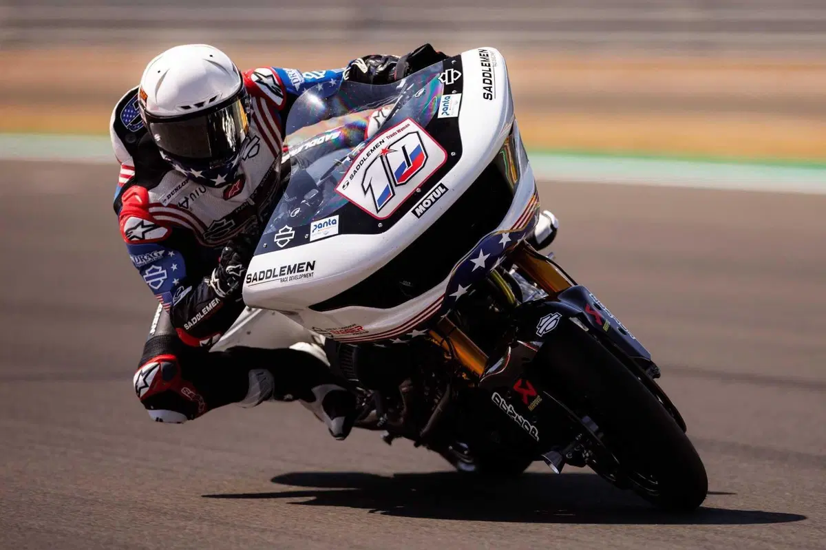 Silverstone. H-D Bagger World Cup. In orbita anche Smith e Toth, ma McDonald e Granado mandano in scena un duello stellare [VIDEO] (6)