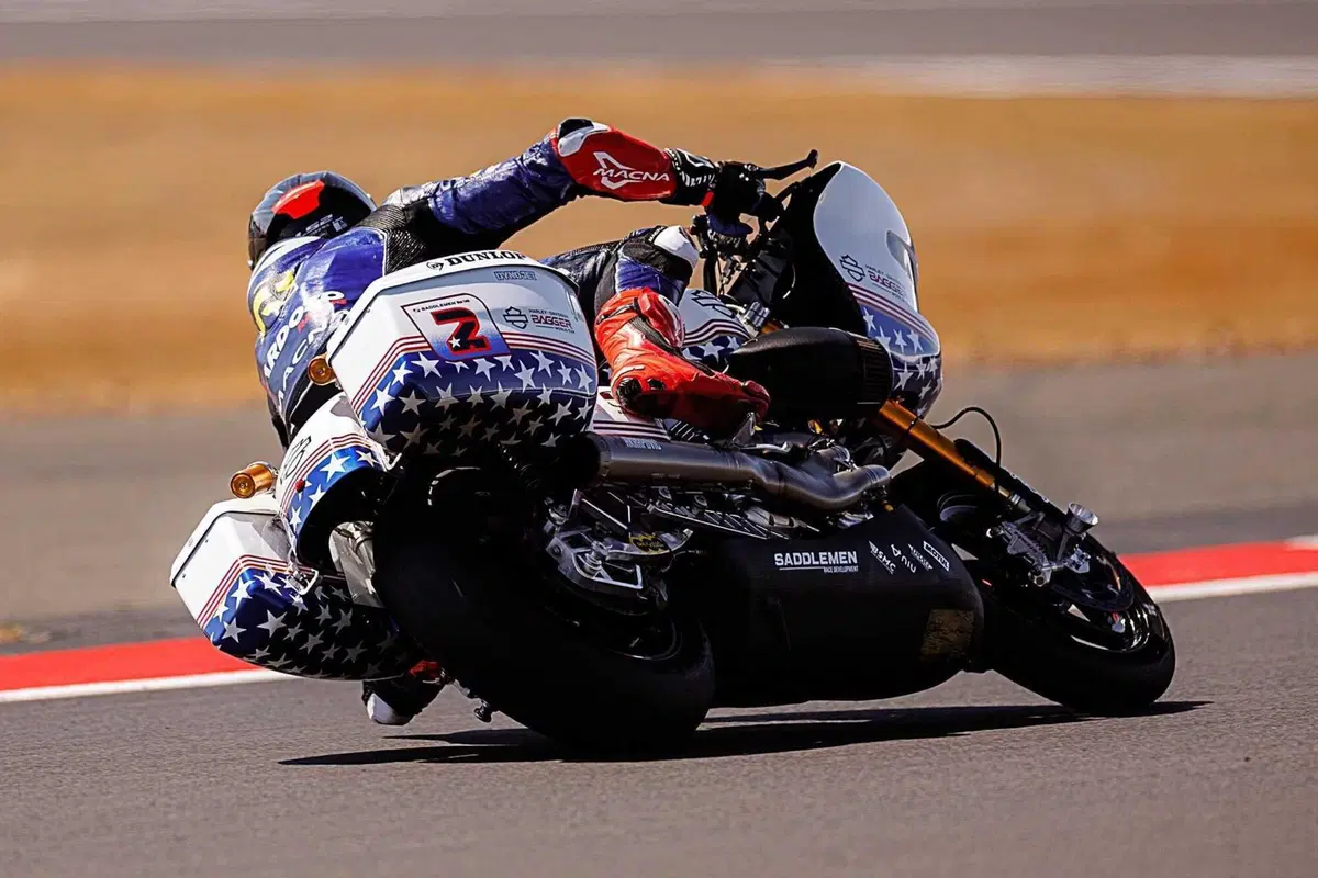 Silverstone. H-D Bagger World Cup. In orbita anche Smith e Toth, ma McDonald e Granado mandano in scena un duello stellare [VIDEO] (8)