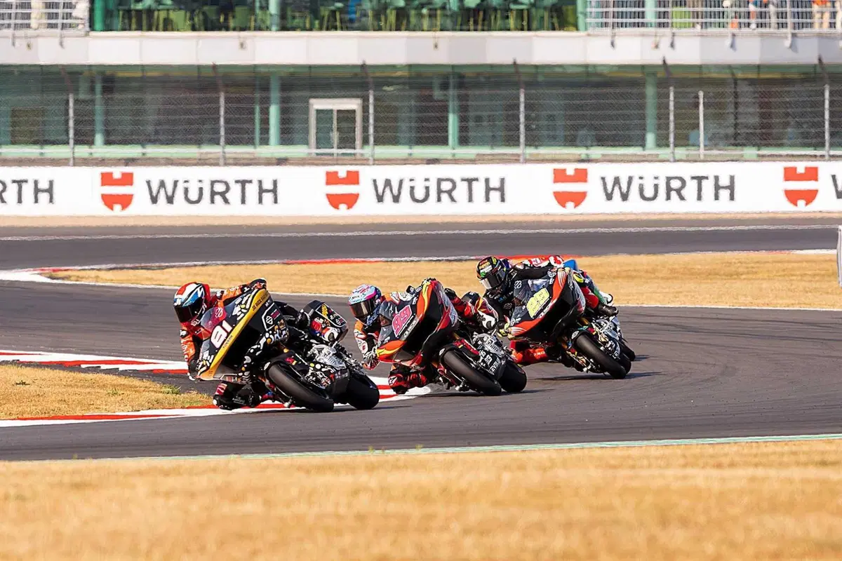 Silverstone. H-D Bagger World Cup. In orbita anche Smith e Toth, ma McDonald e Granado mandano in scena un duello stellare [VIDEO] (5)