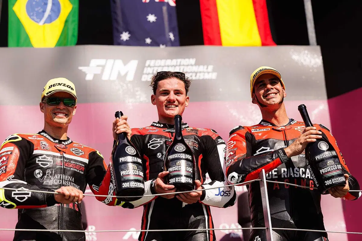 Silverstone. H-D Bagger World Cup. In orbita anche Smith e Toth, ma McDonald e Granado mandano in scena un duello stellare [VIDEO] (15)