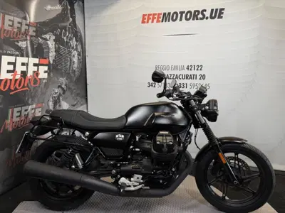 Moto Guzzi V7 Stone (2021 - 24) usata
