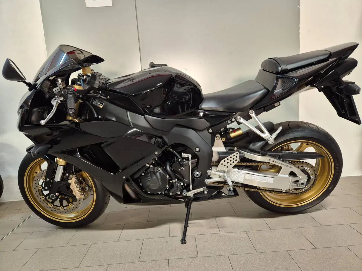 Honda CBR 1000 RR Fireblade (2006 - 07)