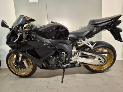 Honda CBR 1000 RR Fireblade (2006 - 07) usata