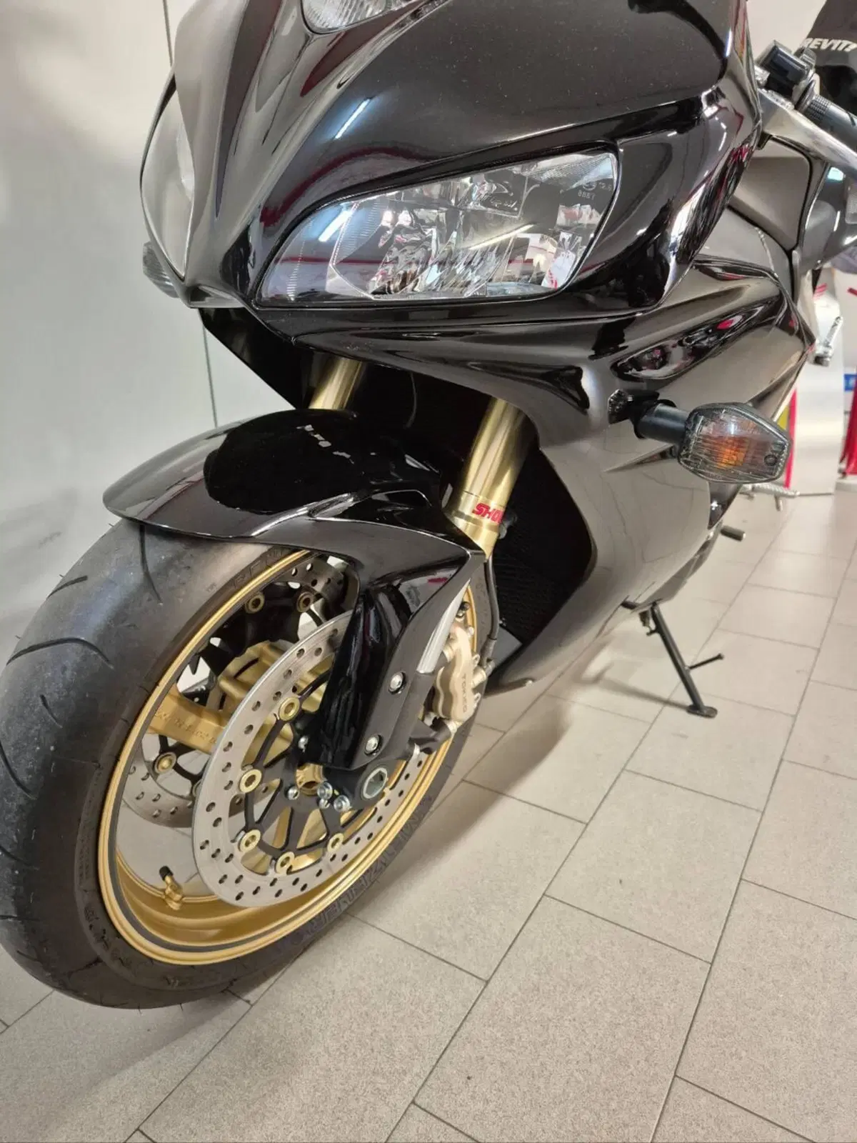 Honda CBR 1000 RR Fireblade (2006 - 07) (2)