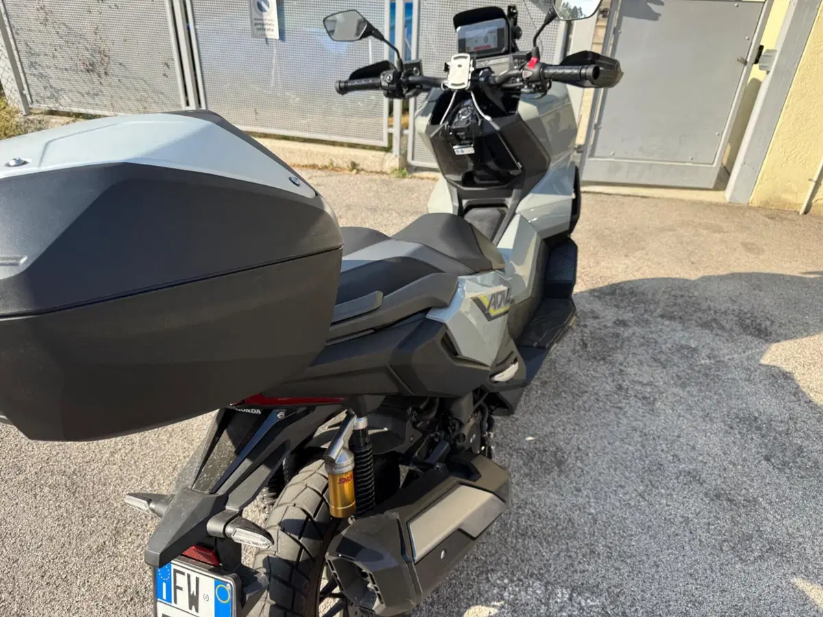 Honda ADV 350 Special Edition (2025 - 26) (2)