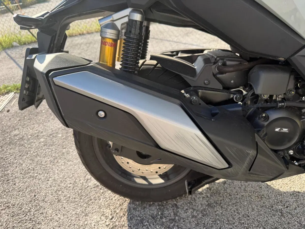 Honda ADV 350 Special Edition (2025 - 26) (5)