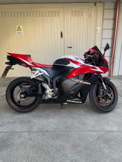 Honda CBR 600 RR (2009 - 12) usata
