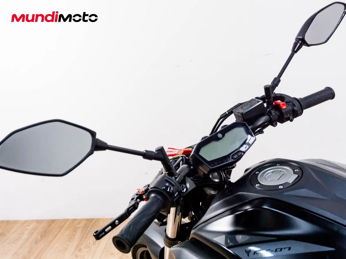 Yamaha MT-07 (2014 - 16) (11)