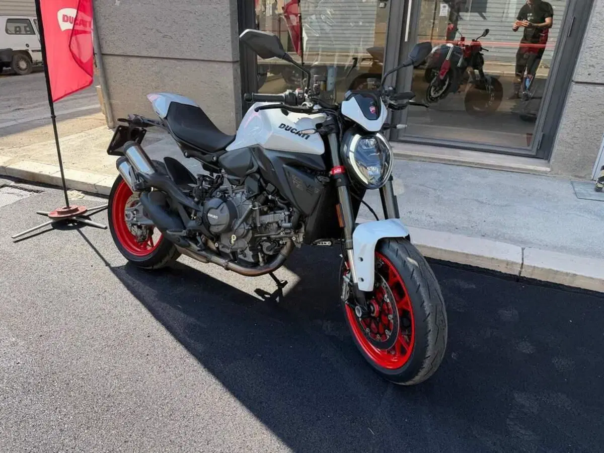Ducati Monster 890 (2026) (2)