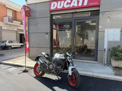 Ducati Monster 890 (2026) usata