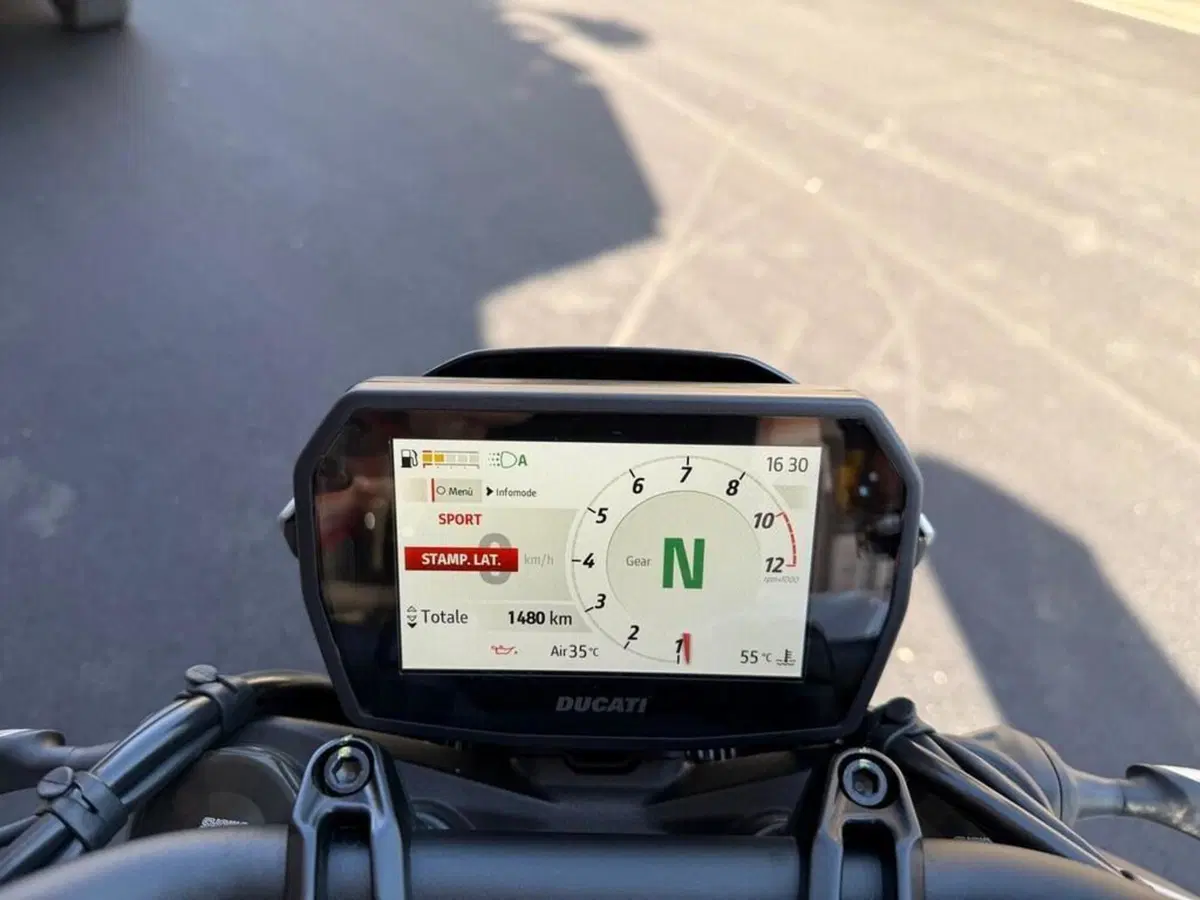 Ducati Monster 890 (2026) (8)